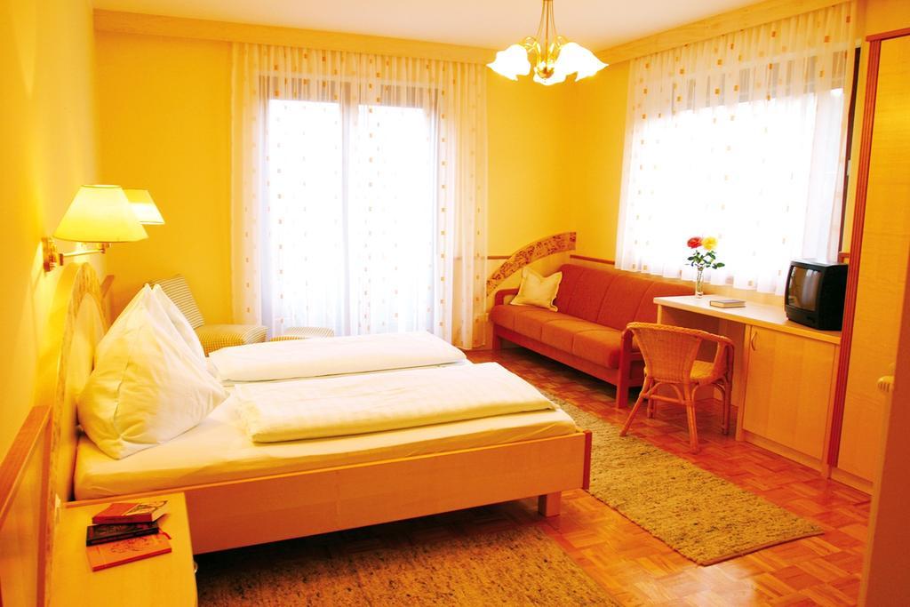 Hotel Restaurant Thadeushof Techelsberg الغرفة الصورة
